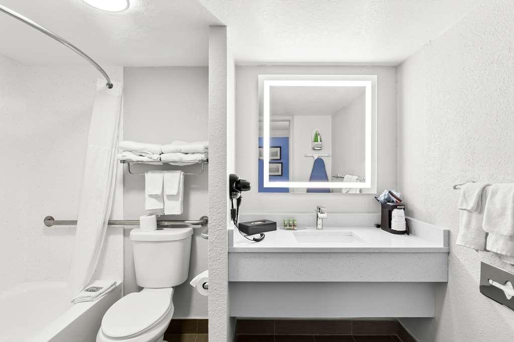 Best Western Schaumburg - O'Hare Nw Room photo
